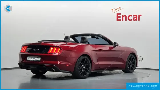 FORD MUSTANG CONVERTIBLE