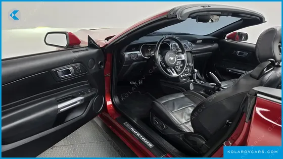 FORD MUSTANG CONVERTIBLE