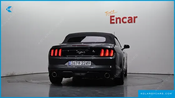 FORD MUSTANG CONVERTIBLE