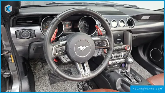 FORD MUSTANG CONVERTIBLE