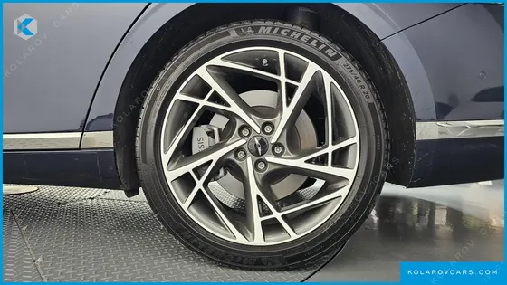 GENESIS G90 GASOLINE 3.5 TURBO AWD