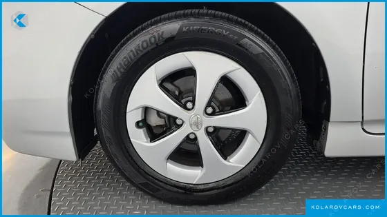 TOYOTA PRIUS 1.8 E