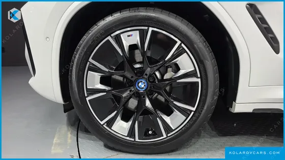 BMW IX3 M SPORTS
