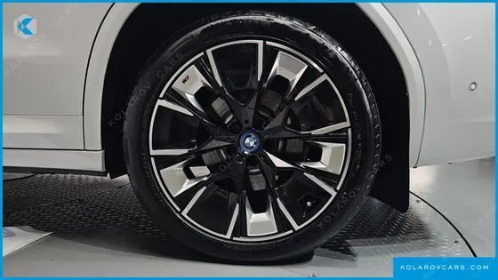 BMW IX3 M SPORTS