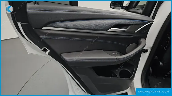 BMW IX3 M SPORTS