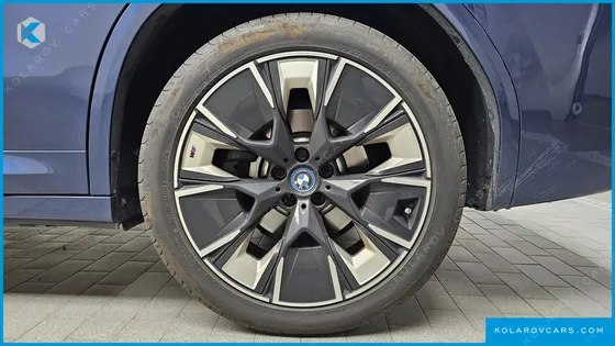 BMW IX3 M SPORTS