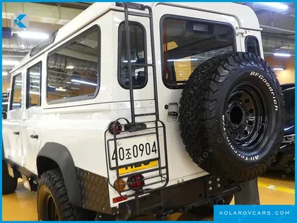LAND ROVER DEFENDER 110