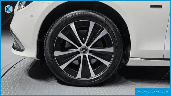 MERCEDES E-CLASS E300E 4MATIC EXCLUSIVE