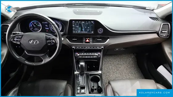 HYUNDAI GRANDEUR PREMIUM