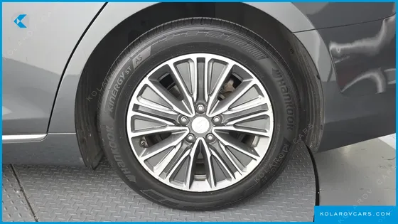 HYUNDAI GRANDEUR PREMIUM