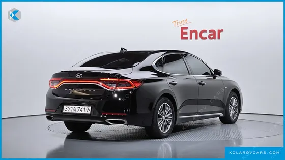 HYUNDAI GRANDEUR PREMIUM