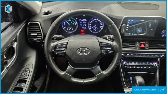HYUNDAI GRANDEUR PREMIUM