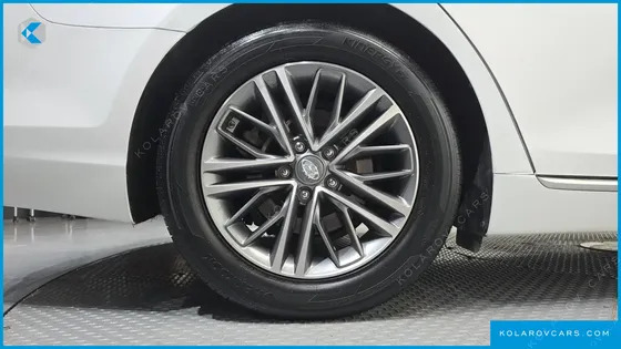HYUNDAI GRANDEUR 3.0 LPI DSABLED PERSON
