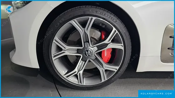 KIA STINGER 2.0 TURBO 2WD
