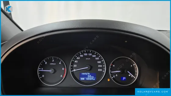 HYUNDAI STAREX URBAN 9-SEATER