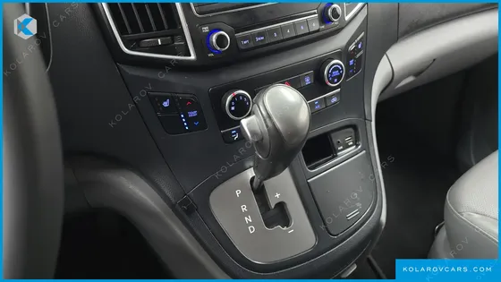 HYUNDAI STAREX URBAN 9-SEATER