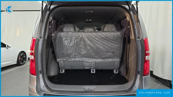 HYUNDAI STAREX URBAN 9-SEATER