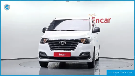 HYUNDAI STAREX VAN 5-SEATER