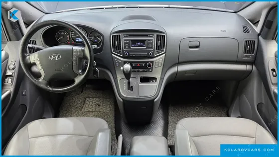 HYUNDAI STAREX VAN 5-SEATER