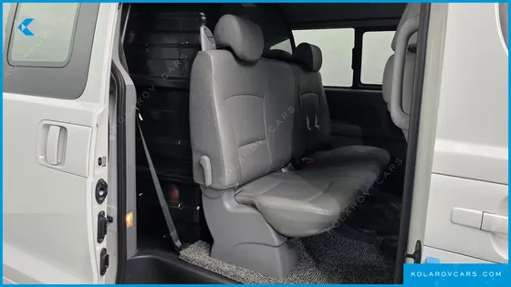 HYUNDAI STAREX VAN 5-SEATER