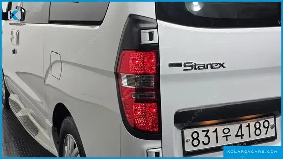 HYUNDAI STAREX VAN 5-SEATER