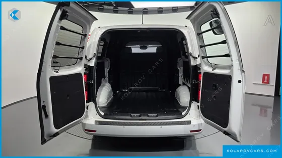 HYUNDAI STAREX VAN 5-SEATER