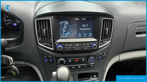 HYUNDAI STAREX WAGON 12-SEATER