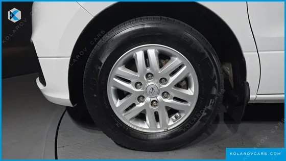 HYUNDAI STAREX VAN 3-SEATER