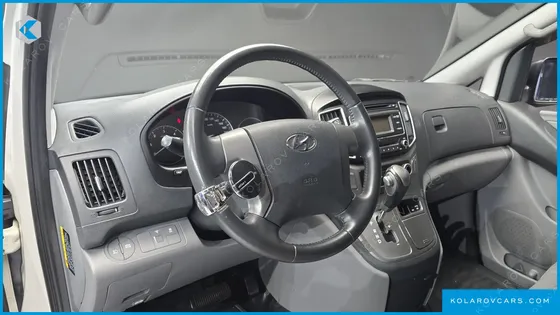 HYUNDAI STAREX VAN 3-SEATER