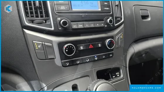 HYUNDAI STAREX VAN 3-SEATER