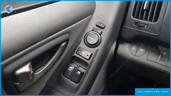 HYUNDAI STAREX VAN 3-SEATER