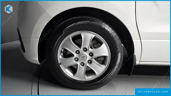 HYUNDAI STAREX WAGON 12-SEATER