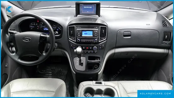 HYUNDAI STAREX WAGON 12-SEATER