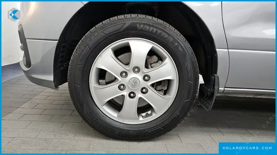 HYUNDAI STAREX 4WD WAGON 12-SEATER