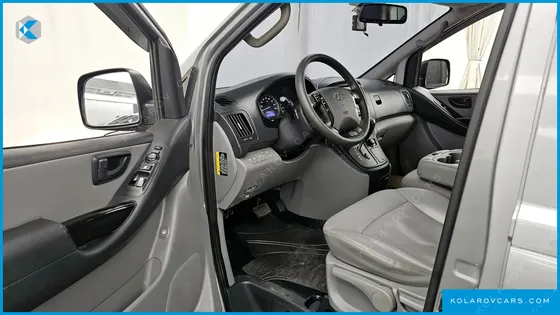 HYUNDAI STAREX 4WD WAGON 12-SEATER