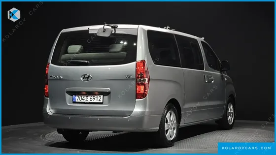 HYUNDAI STAREX WAGON 12-SEATER