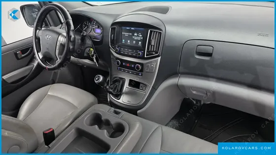 HYUNDAI STAREX VAN 3-SEATER
