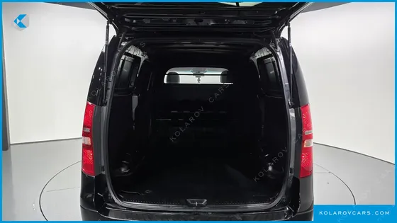 HYUNDAI STAREX VAN 3-SEATER
