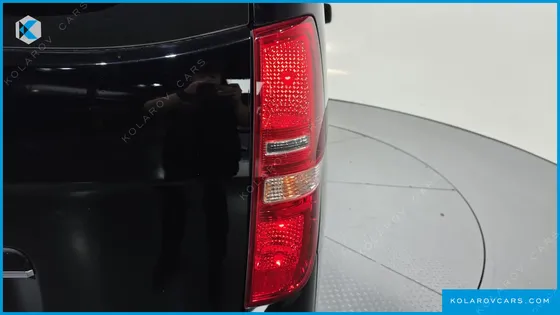 HYUNDAI STAREX VAN 3-SEATER