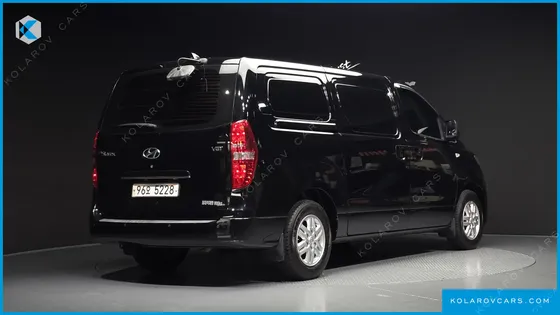 HYUNDAI STAREX VAN 3-SEATER