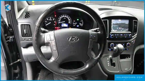 HYUNDAI STAREX VAN 3-SEATER