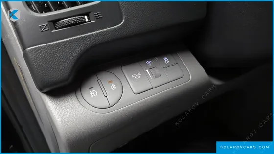 HYUNDAI STAREX VAN 3-SEATER
