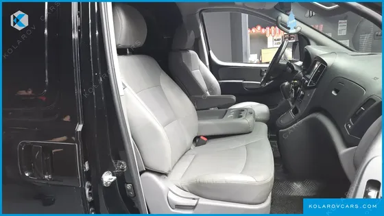 HYUNDAI STAREX VAN 3-SEATER