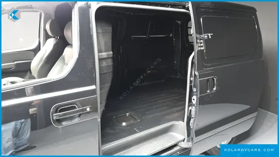 HYUNDAI STAREX VAN 3-SEATER