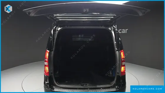 HYUNDAI STAREX VAN 3-SEATER