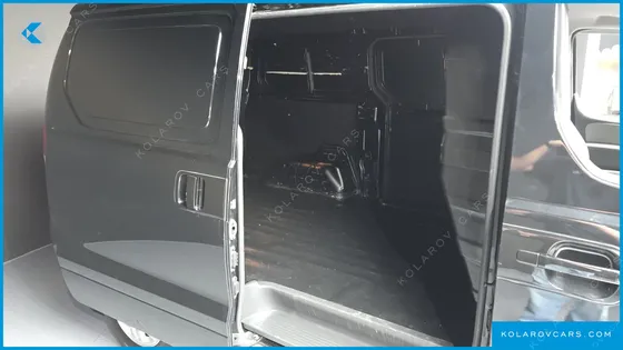 HYUNDAI STAREX VAN 3-SEATER