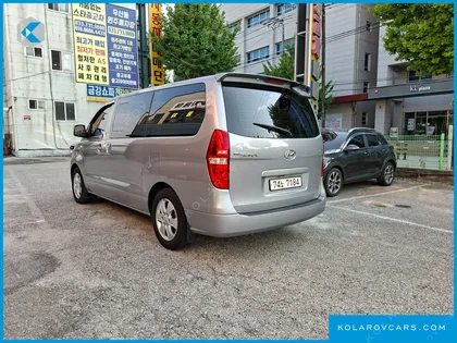 HYUNDAI STAREX WAGON 12-SEATER