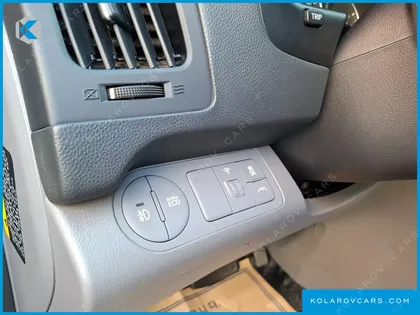 HYUNDAI STAREX WAGON 12-SEATER