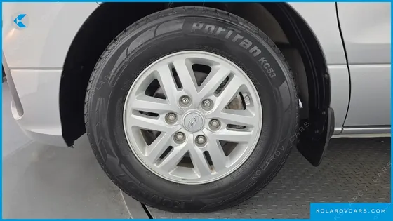 HYUNDAI STAREX VAN 5-SEATER