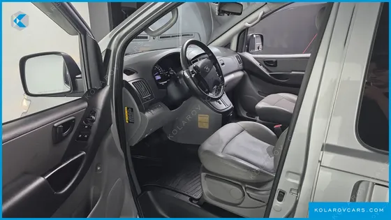 HYUNDAI STAREX VAN 5-SEATER